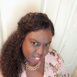 Meet your Posher, Nadine